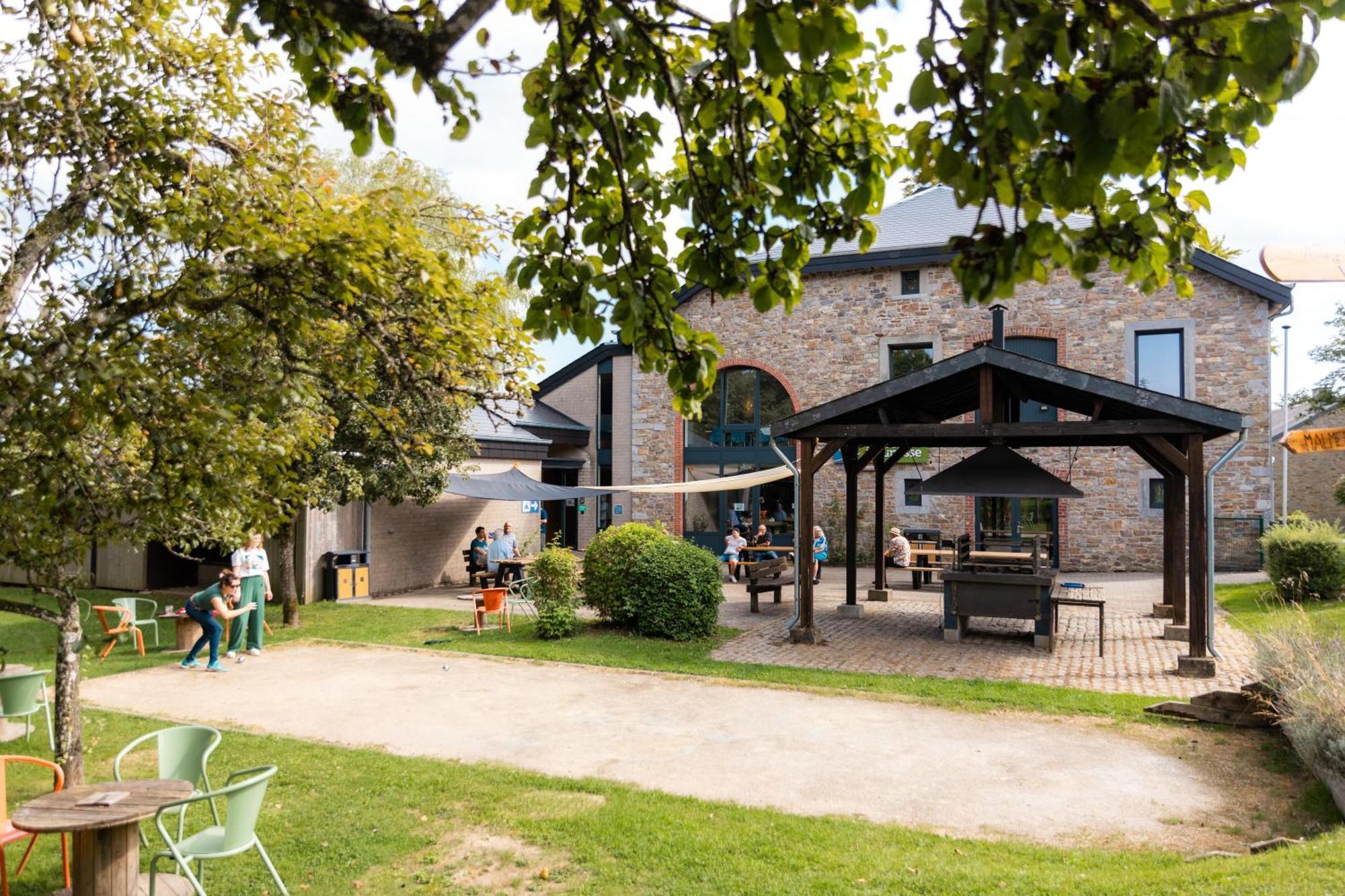 Auberge De Jeunesse De La Roche - Champlon Tenneville Ngoại thất bức ảnh